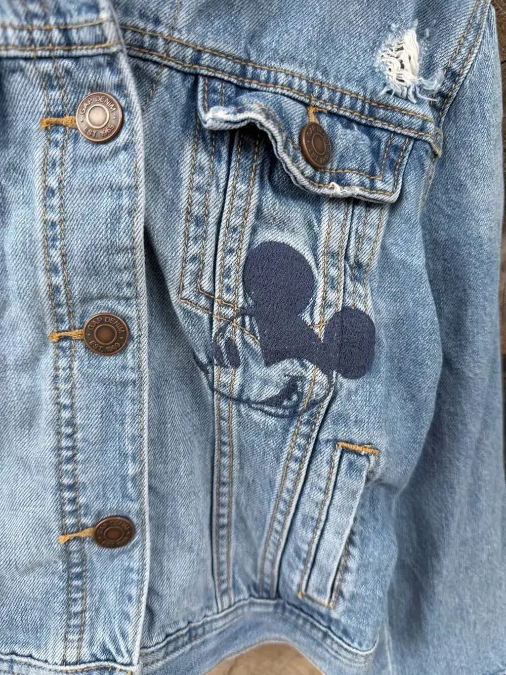 Gap Kids x Disney Mickey Mouse Embroidered Denim Jacket Size M Regular